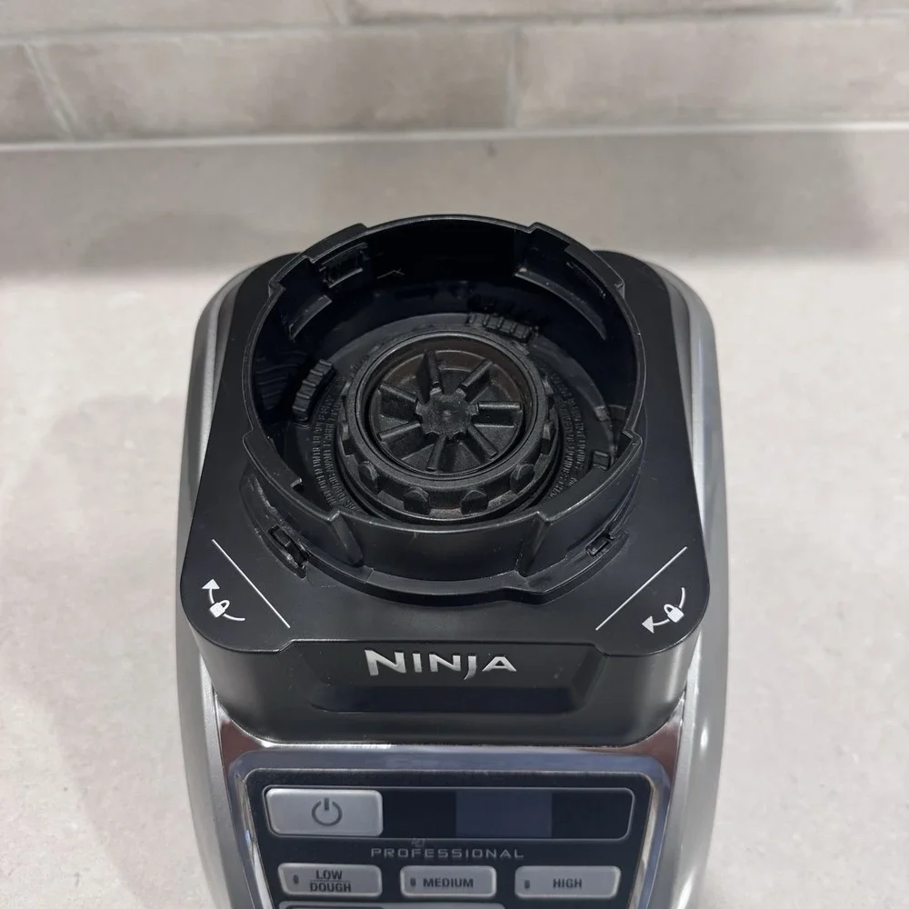 Ninja BL687CO 30 Kitchen System 1500 Watt ProBlender  -Base Only- Tested